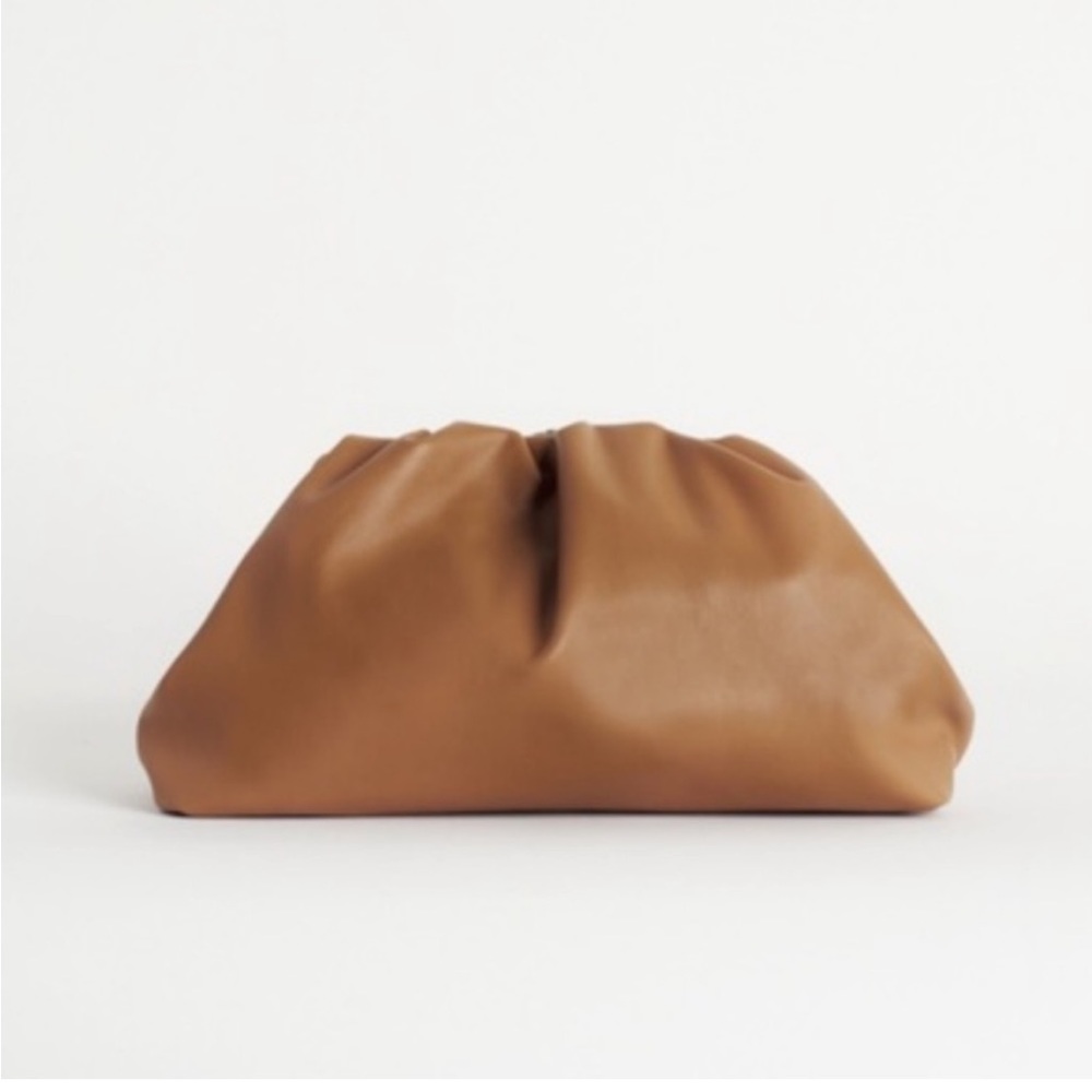 Choosy Lizzi Pouch in Tan